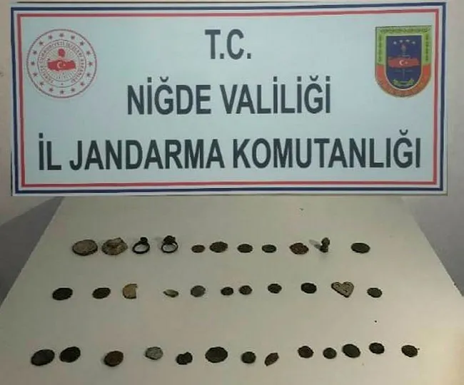 nigdede-jandarmadan-tarihi-eser-operasyonu-1647437571192.jpg Niğde'de jandarmadan tarihi eser operasyonu - 1