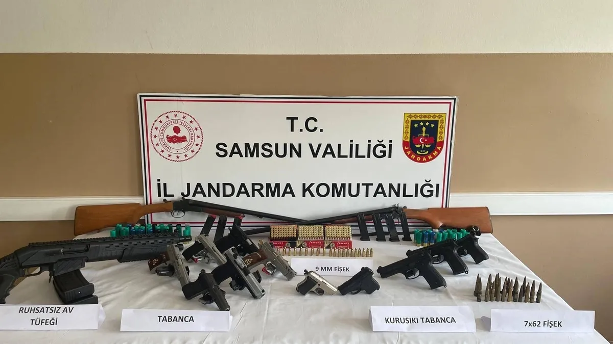 Samsun'da jandarma ekiplerinden silah operasyonu: 9 gözaltı