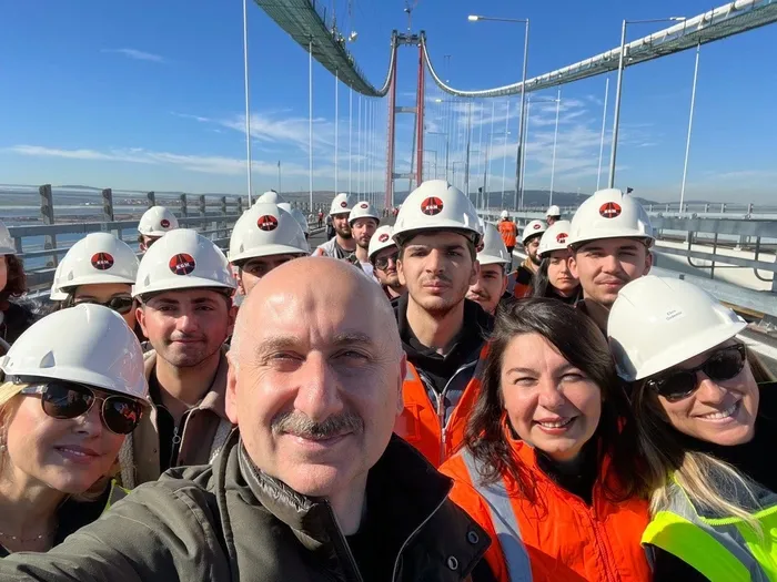 Son dakika: Çanakkale Köprüsü için geri sayım! Bakan Karaismailoğlu Asya'dan Avrupa'ya geçti Başkan Erdoğan telefonla bağlandı - 2