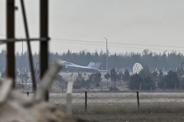 turkiyenin-milli-muharip-ucagi-kaan-gokyuzunde-ilk-ucusunu-ankara-semalarinda-basariyla-tamamladi-1708499103482.jpg Türkiye'nin milli muharip uçağı KAAN gökyüzünde! İlk uçuşunu Ankara semalarında başarıyla tamamladı... - 4