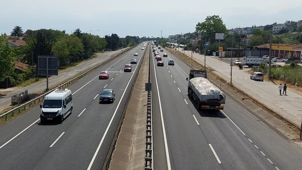 Son dakika: Hafta sonu kısıtlaması öncesi İstanbul'u terk ediyorlar | İşte trafik yoğunluğu ve alternatif yollar - CANLI - 1