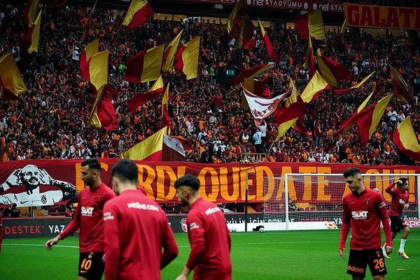galatasaray-yonetimi-derbi-oncesi-harekete-gecti-tum-oyunculara-prim-hazirligi-1703068510181.jpg Galatasaray yönetimi derbi öncesi harekete geçti! Tüm oyunculara prim hazırlığı... - 1