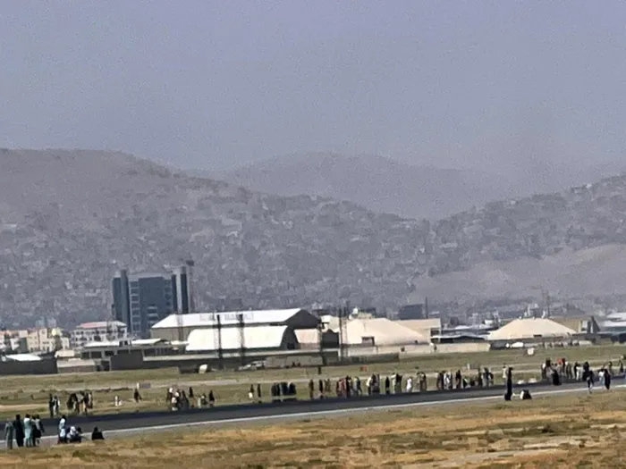 Son dakika: Afganistan'dan tahliye edilen Türk vatandaşı konuştu: 5 dakika ile kurtulduk! Kadın ve çocuklar da vardı ama… - 5