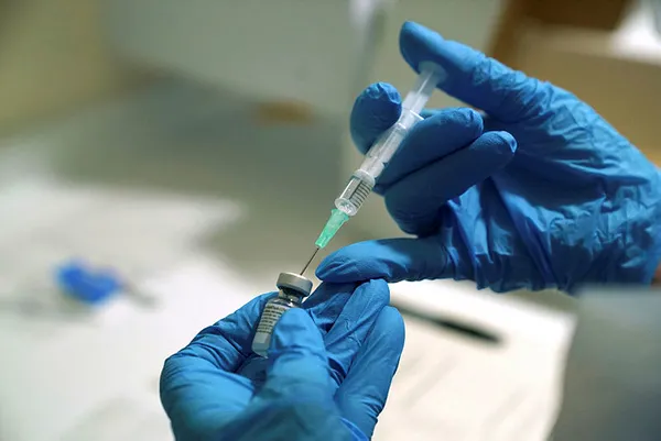 son-dakika-abdden-pfizer-ve-biontechin-gelistirdigi-kovid-19-asisinin-kullanimina-onay-1607642311038.jpg Son dakika: ABD'den Pfizer ve BioNTech'in geliştirdiği Kovid-19 aşısının kullanımına onay - 2