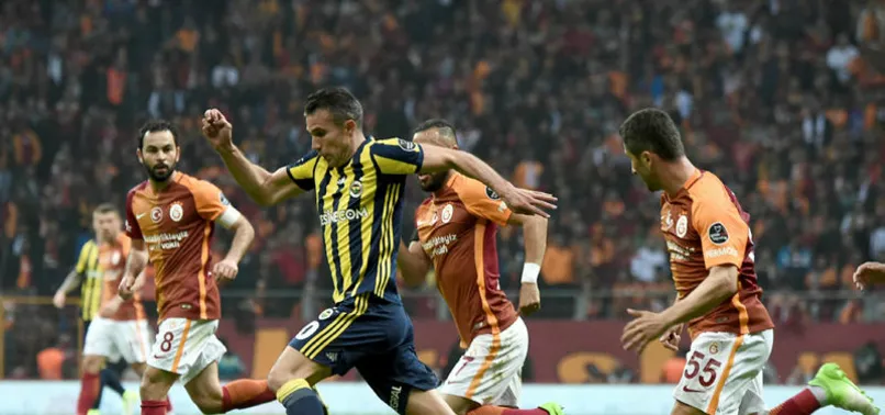 Van Persie cezalı duruma düştü