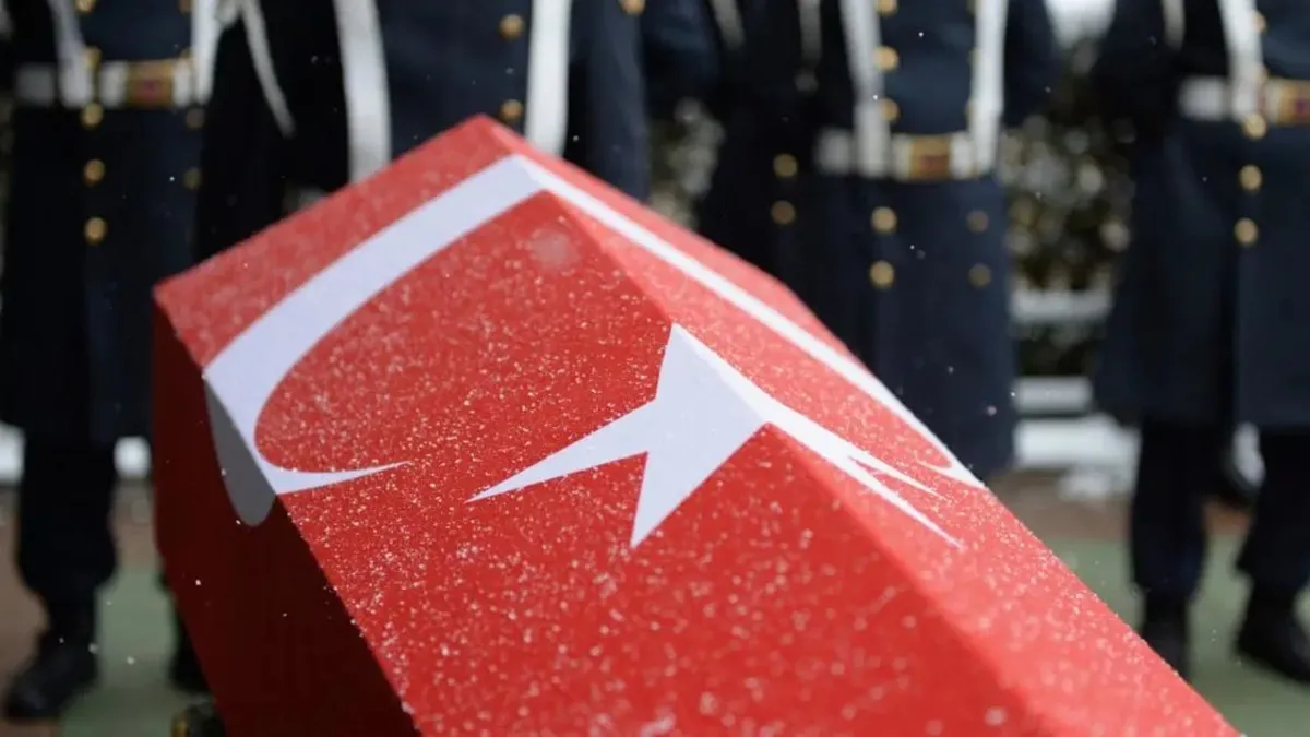 Hakkari'de hudut geçiş olayına müdahale ederken yaralanan asker şehit oldu