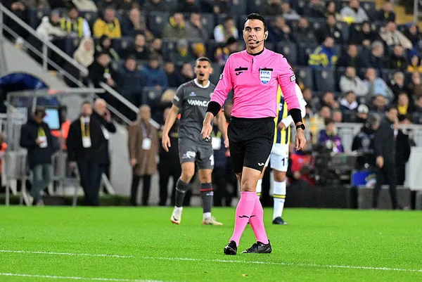 MHK’dan Fenerbahçe-Fatih Karagümrük maçındaki VAR kayıtlarına ilişkin açıklama: Medyaya servis edilenler gerçek dışı