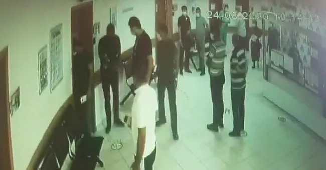 İstanbul’da hastanede dehşet! Tartıştığı doktor kapıyı kapattı, parmağı koptu - 3