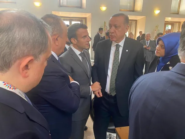 baskan-erdogan-macronu-turk-birligine-davet-etmisti-aciklama-geldi-1665302806957.jpg Başkan Erdoğan Macron’u Türk Birliği’ne davet etmişti! Açıklama geldi - 1