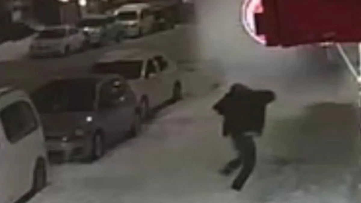 6 katlı binanın çatısından kar kütlesi düştü; 1 yaralı