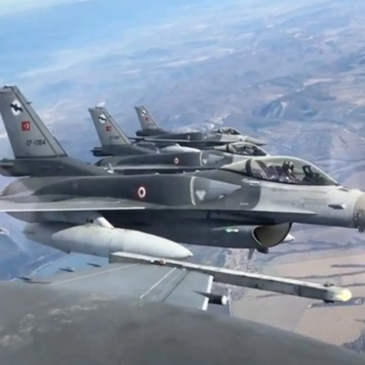 DMM: Antalya'daki 'yoğun F-16 uçuşu' iddiası gerçek değil; duyulan sesler HÜRJET test uçuşlarından kaynaklanıyor