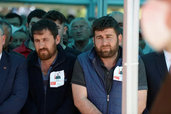 1650728830901.jpg Başkan Erdoğan'dan şehit babası Osman Gök'e taziye telefonu: Şehidimizin kanı yerde kalmayacak - 2