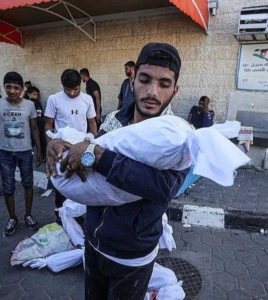 Putin katil İsrail’e sert çıktı: Gazze’deki katliamın hiçbir haklı gerekçesi olamaz