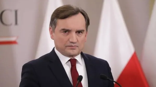 Avrupa’nın orta yerinde LGBT krizi! Polonya Adalet Bakanı sapkın akıma sert tepki gösterdi: Kutsallara tükürmek, çocukları yozlaştırmak