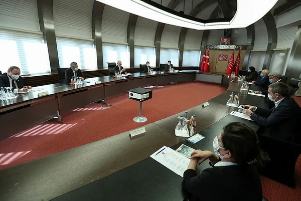 Halk TV sunucusu Ayşenur Arslan'dan HDP ile yan yana gelmeyen Kılıçdaroğlu'na tepki - 5