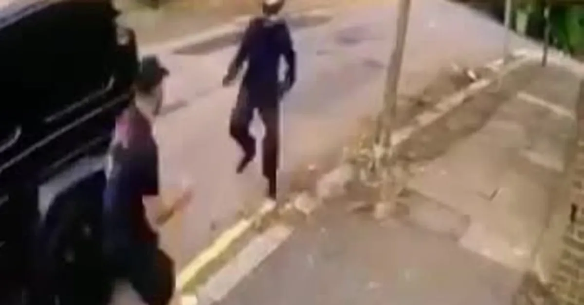Son dakika: Mesut Özil'e Londra'da bıçaklı saldırı teşebbüsü | Video