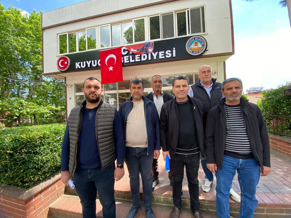 chpli-baskandan-skandal-karar-babasina-kizdi-milli-karateciyi-kulupten-kovdu-1778006925303.jpg AK Parti'li belediye meclis üyeleri, milli karatecinin Kuyucak Belediyespor'dan çıkarılmasına tepki gösterdi (AA)