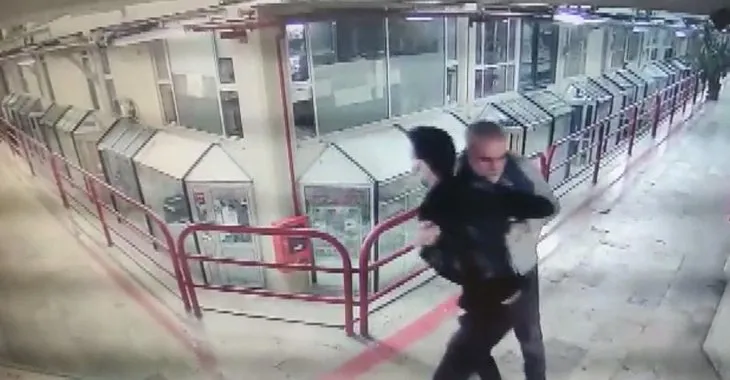 Şişli'de saldırdığı esnafı 12. kattan aşağı attı! Dehşet dolu anlar böyle kameraya yansıdı