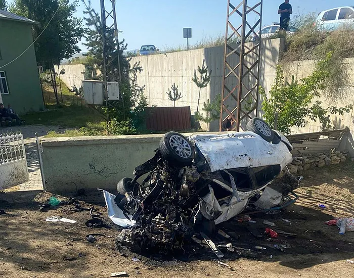 1720337029856.jpg Erzurum'da bir aile yok oldu! Otomobil 5 metre yüksekten düştü! Çok sayıda ölü ve yaralı var... - 1