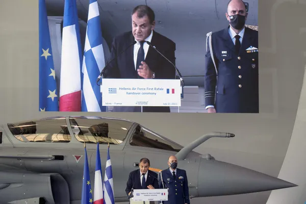 Yunanistan Fransa'nın eskimiş savaş jetlerine servet ödedi! - 1