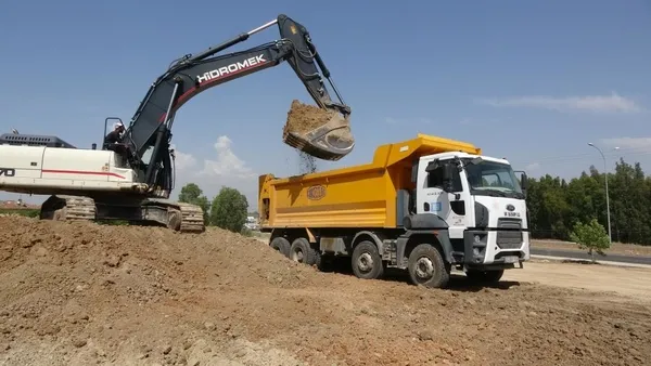1685516302330.jpg Hatay Kırıkhan'a kalıcı konutlar için ilk kazma vuruldu: 11 ay içinde teslim - 2