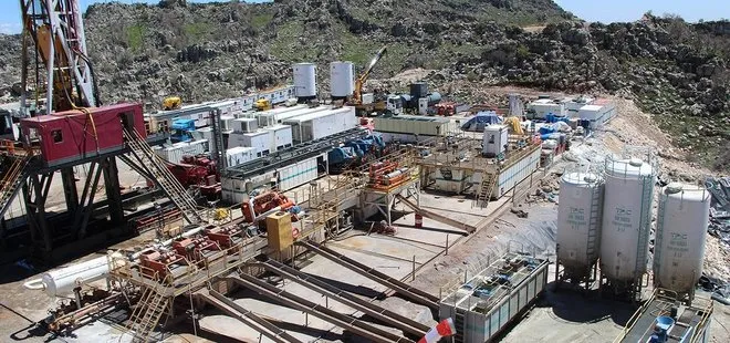 Gabar Dağı’ndan bir güzel haber daha! Su kuyusundan da petrol fışkırdı