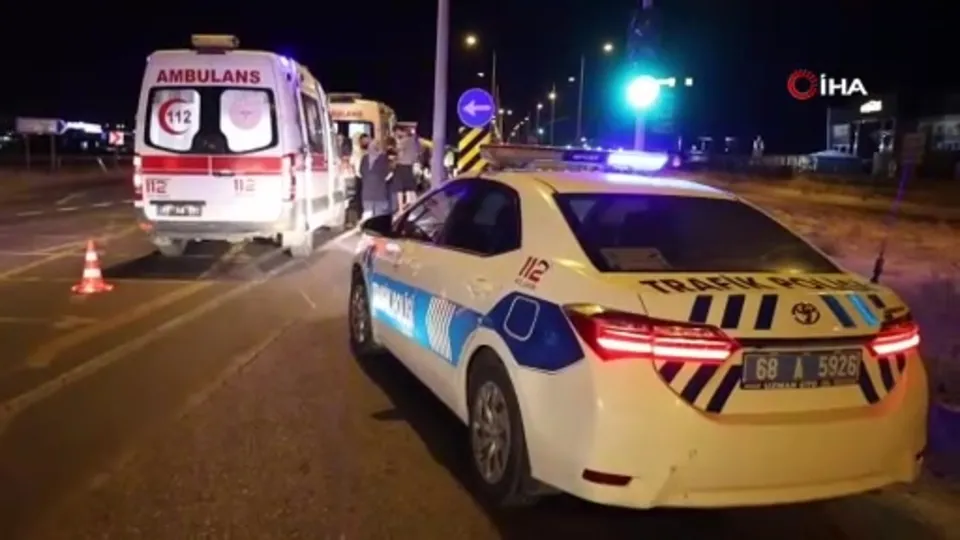 Aksaray’da TIR ile 2 otomobil çarpıştı