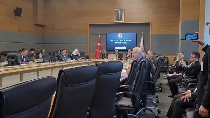 dijital-telif-komisyonundan-googlea-carpici-sorular-kacak-oynamayin-uyarisi-siz-neye-razisiniz-1719311492684.jpeg Dijital Telif Komisyonu'ndan Google'a çarpıcı sorular! "Kaçak oynamayın" uyarısı: Siz neye razısınız? - 4