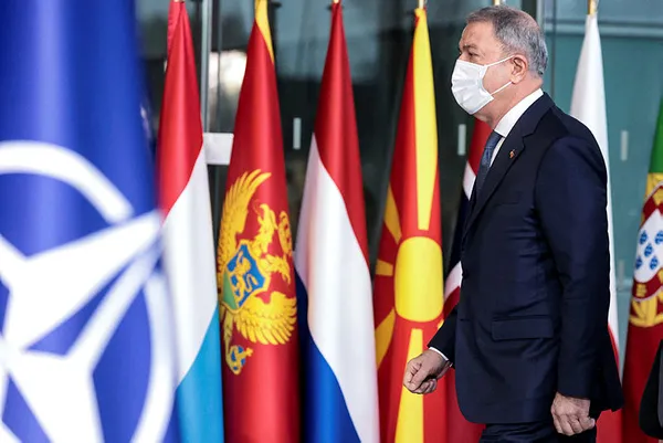 Milli Savunma Bakanı Hulusi Akar NATO Karargahı'nda - 2