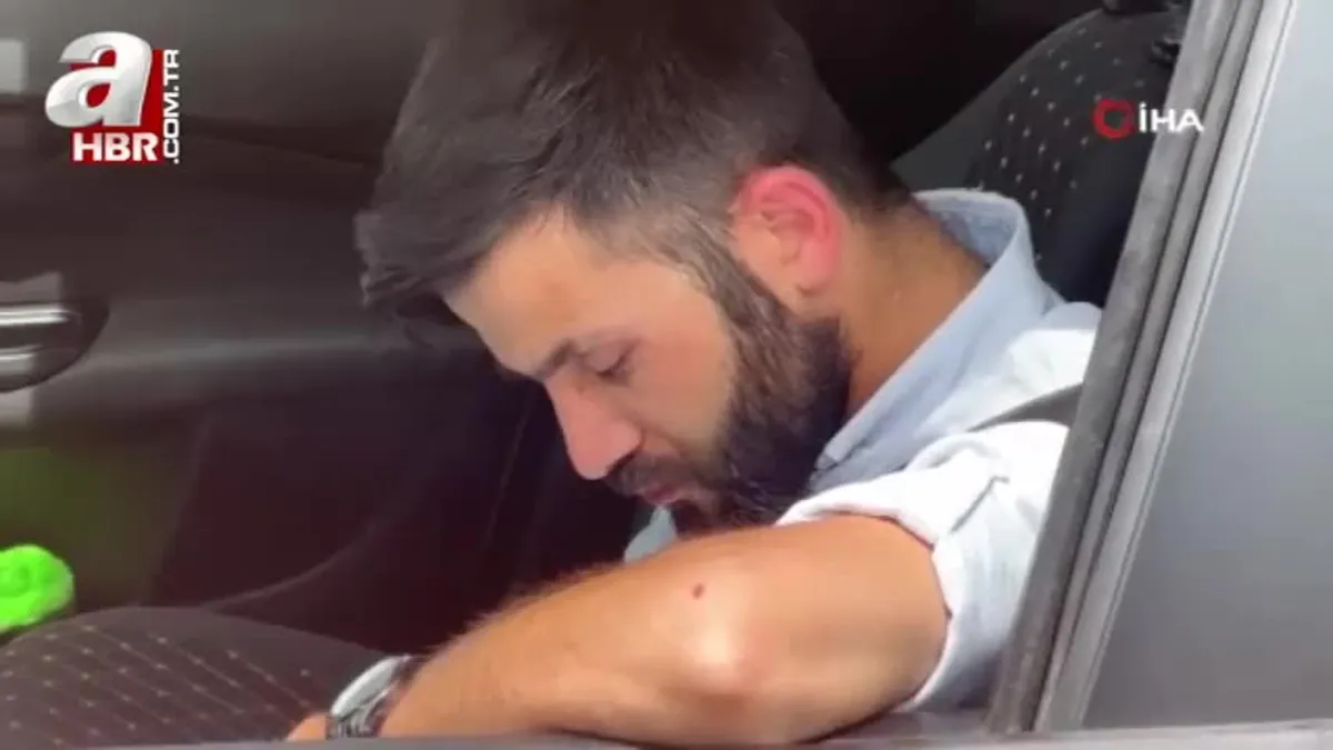 İstanbul’da kaza sonrası "sızan taksici" kamerada: Uyuyakalan taksici polisi duyunca kaçtı