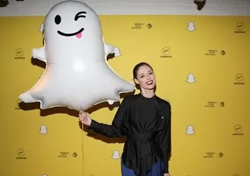 Snapchat, halka açılıyor!
