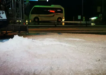Marmaris'i dolu vurdu! Sürücüler hazırlıksız yakalandı