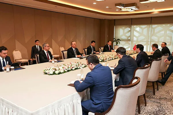 Dışişleri Bakanı Mevlüt Çavuşoğlu Taşkent’te! Peş peşe önemli temaslar