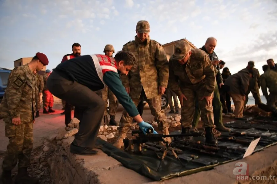 Genelkurmay Başkanı Orgeneral Akar sınır birliklerini denetledi 12