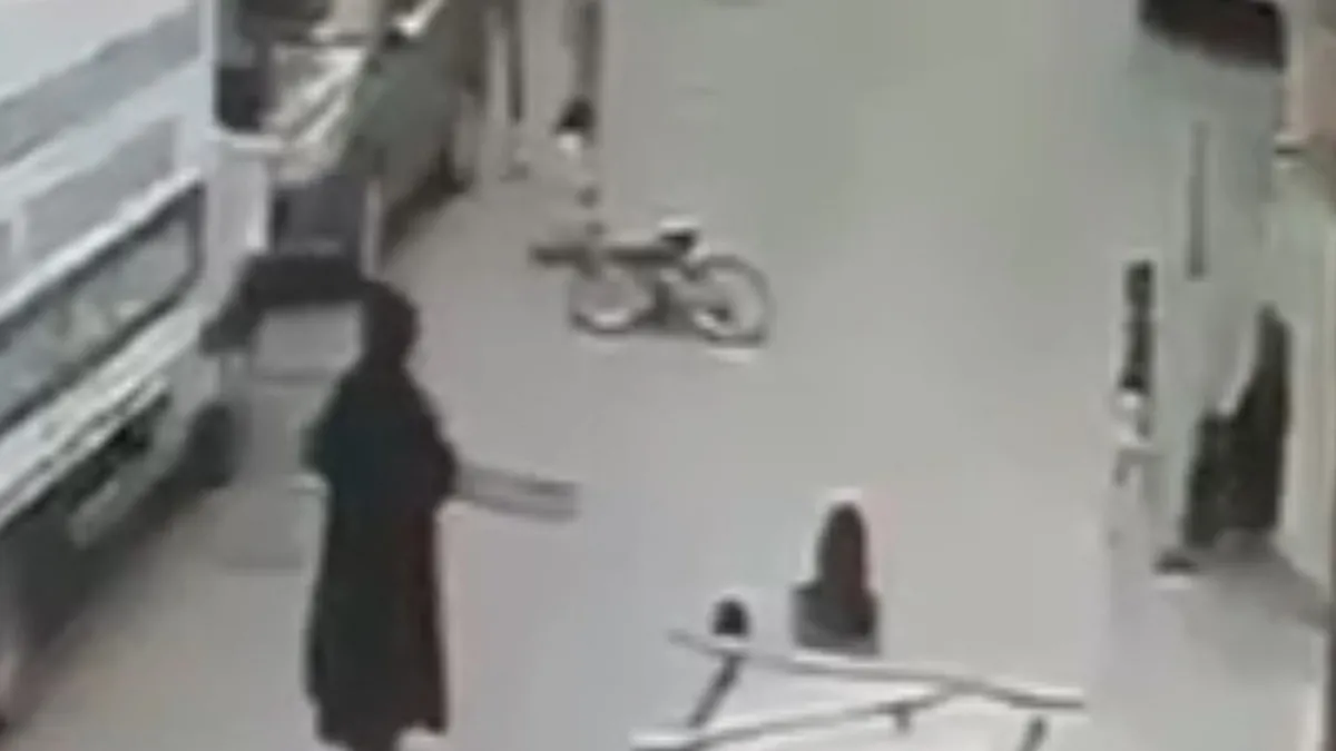 Bursa'da korkutan kaza: Motosiklet küçük çocuğa çarptı