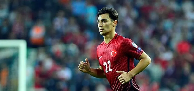Galatasaray'ın gözdesi Kaan Ayhan kulübünde kaldı