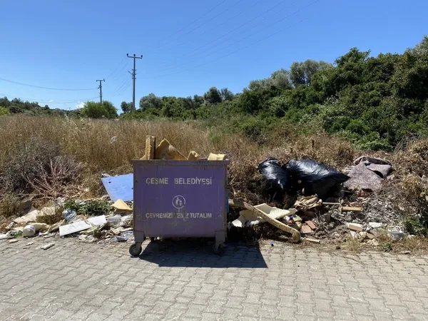 CHP'li İzmir Büyükşehir Belediyesi'nde çöp skandalı! Günlerdir toplanmıyor - 2