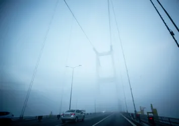 İstanbul'da sis etkili olmaya devam ediyor