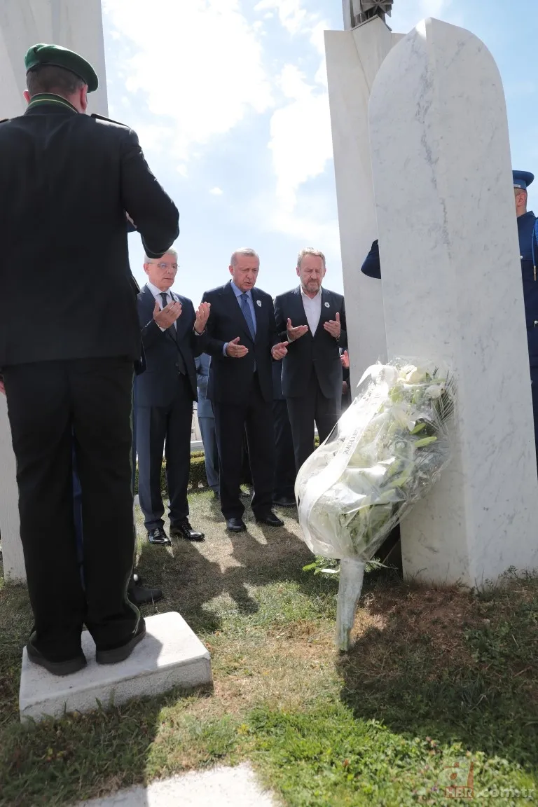 Başkan Erdoğan, Aliya İzzetbegoviç'in kabrini ziyaret etti 9