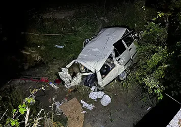 Karasu'da feci kaza! Bir motosiklet ikiye bölündü diğeri alevlere teslim oldu: 2 ölü 2 yaralı