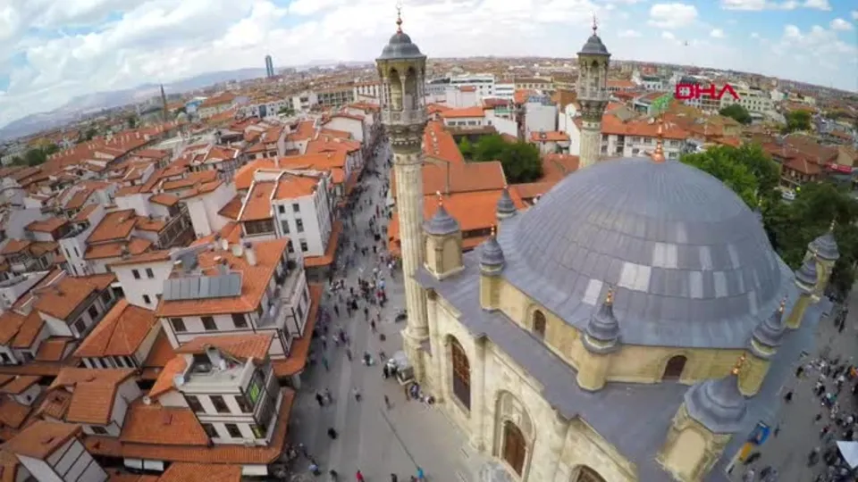 Pencereleri kapılarından büyük tek cami: Aziziye | Video
