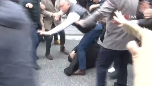 a-haber-muhabiri-ahmet-nazif-vurala-saldiran-supheliler-tutuklandi-1705667019038.jpg A Haber muhabiri Ahmet Nazif Vural'a saldıran şüpheliler tutuklandı - 3