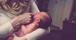 Doğurmak ve emzirmek meme kanserine karşı koruyor