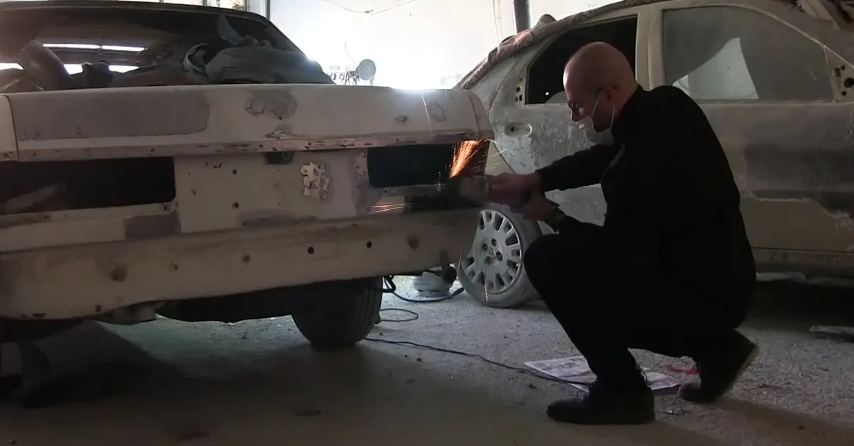 1975 model klasik otomobille başladı! 8 yıl içinde hurdaya ayrılan 10 klasik aracı eski haline getirdi