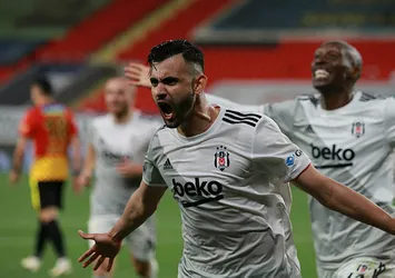 Son dakika | Beşiktaş'a bir güzel haber daha! Rachid Ghezzal İstanbul'a geldi