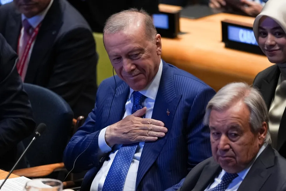 baskan-erdogandan-fon-sorusturmasi-mesaji-sorumlulugu-olanlar-hesap-verecek-1790262612453.jpeg Başkan Erdoğan'dan fon soruşturması mesajı: Sorumluluğu olanlar hesap verecek - 2