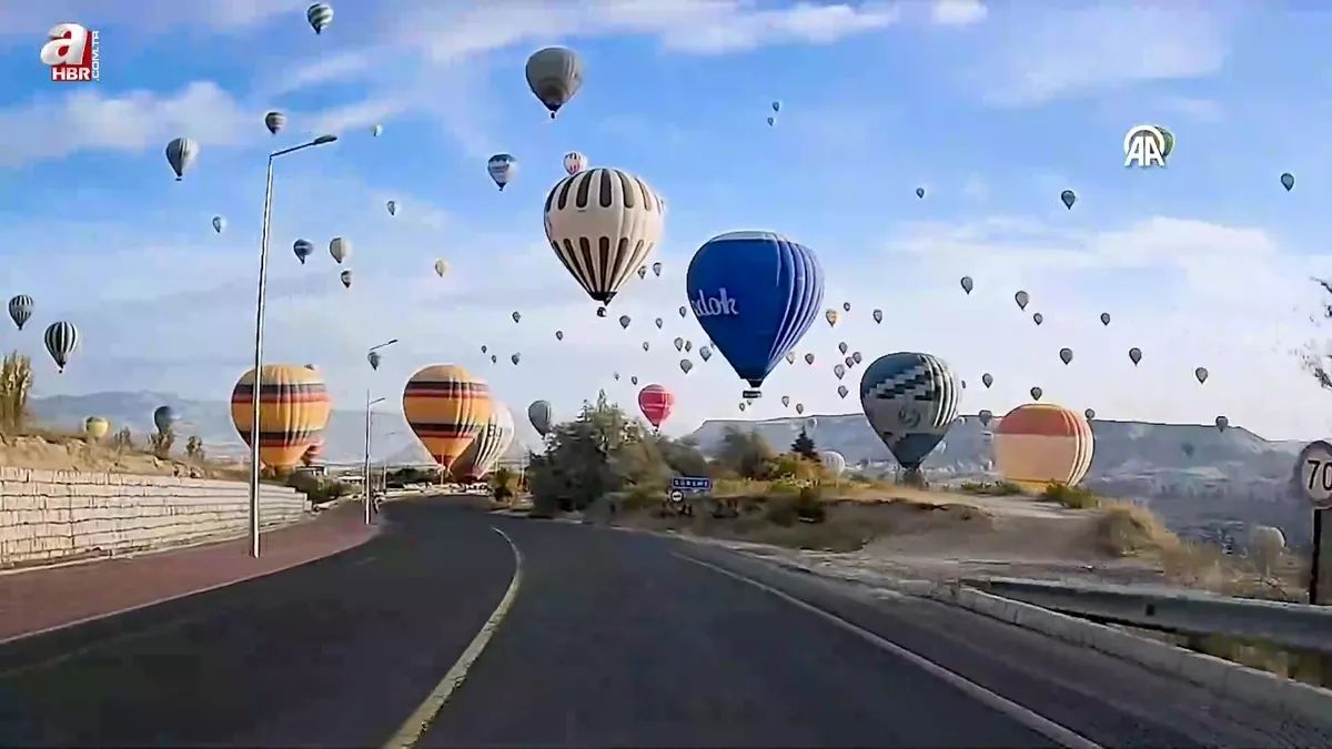 Kapadokya’da gökyüzü sıcak hava balonlarıyla renklendi