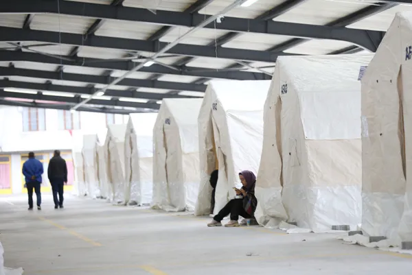 Türkiye eski Türkiye değil! Çadırlar 3 saatte kuruldu