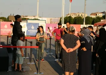Ömer Halisdemir'in heykeli Taksim Meydanı'nda