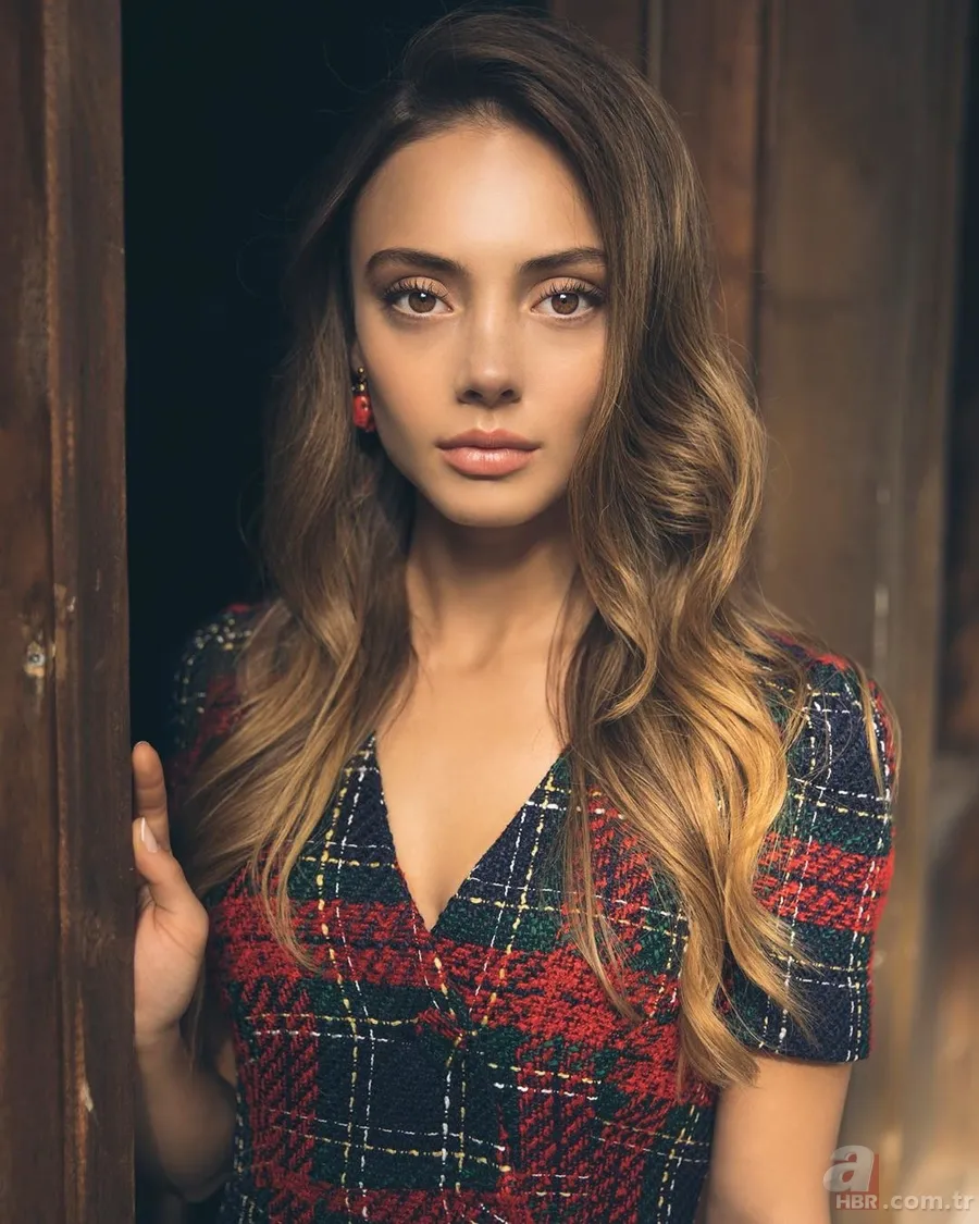 Benim Adım Melek dizisinin yıldızı Rabia Soytürk'ün estetiksiz hali olay oldu 24